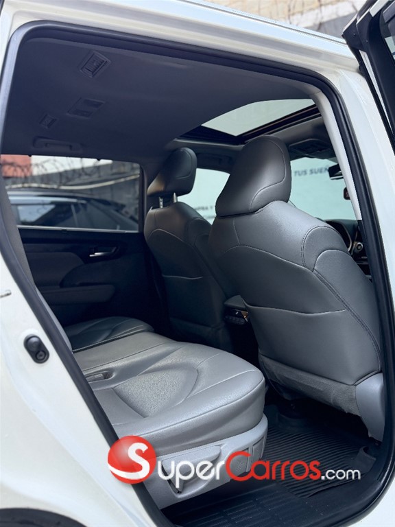 2021 Toyota Highlander XLE — foto 6 / 9