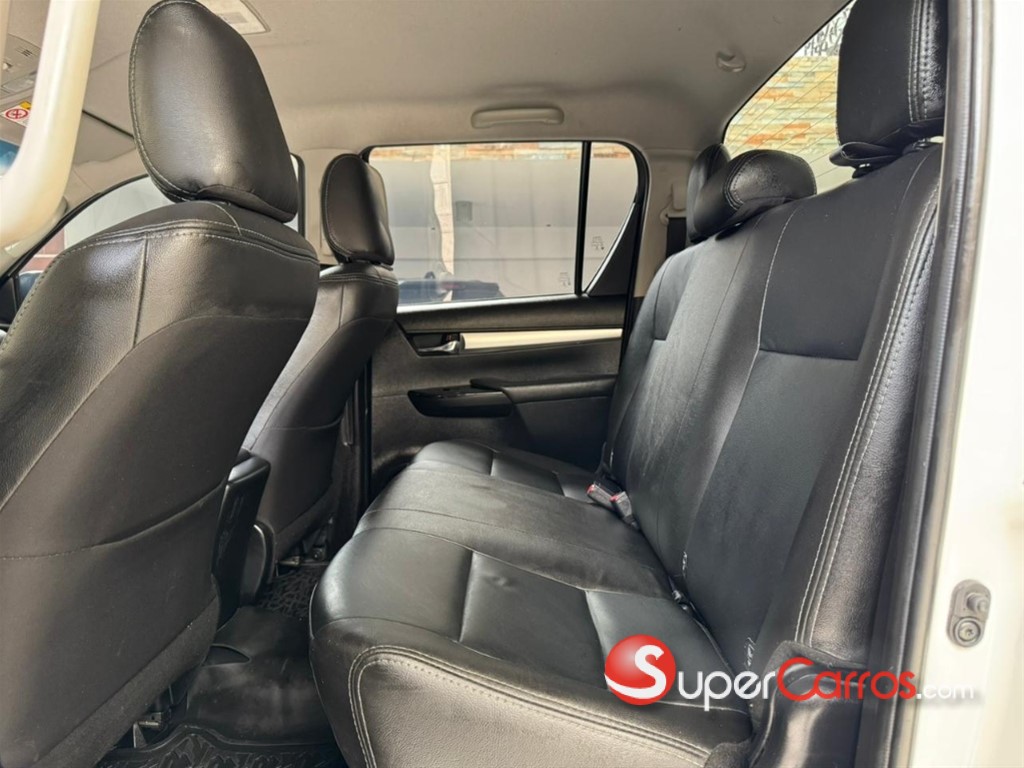 2022 Toyota Hilux — foto 10 / 12