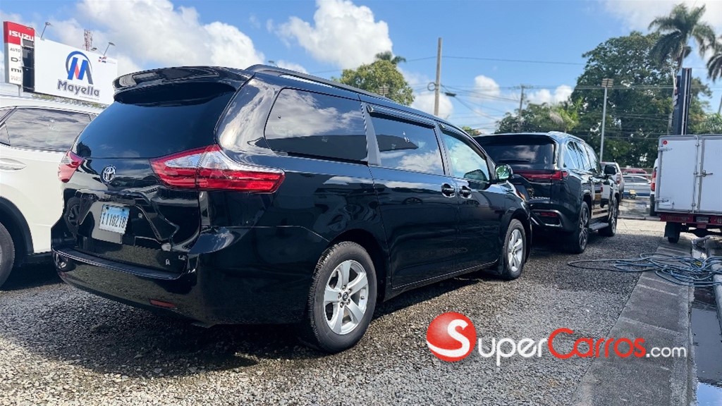 2019 Toyota Sienna LE — foto 5 / 12