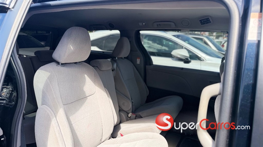 2019 Toyota Sienna LE — foto 12 / 12