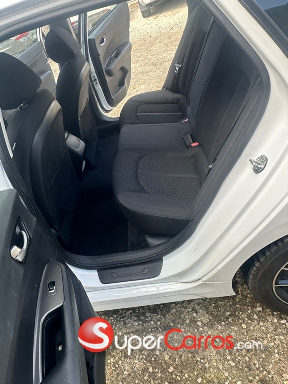 2020 Kia Optima FE — foto 7 / 12
