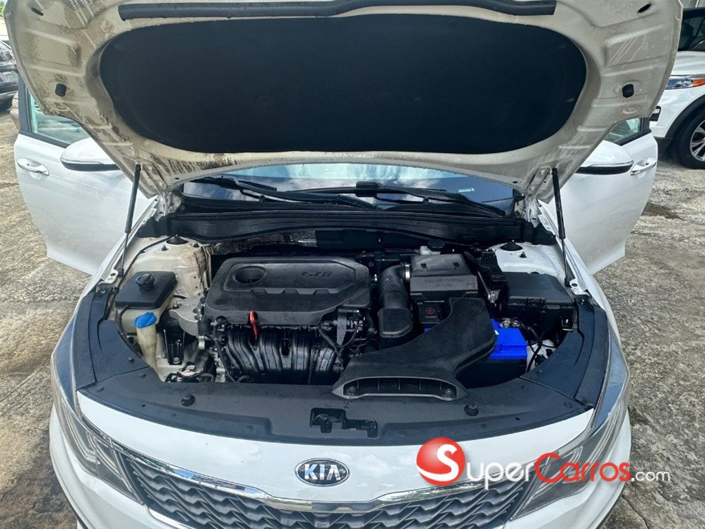 2020 Kia Optima FE — foto 11 / 12