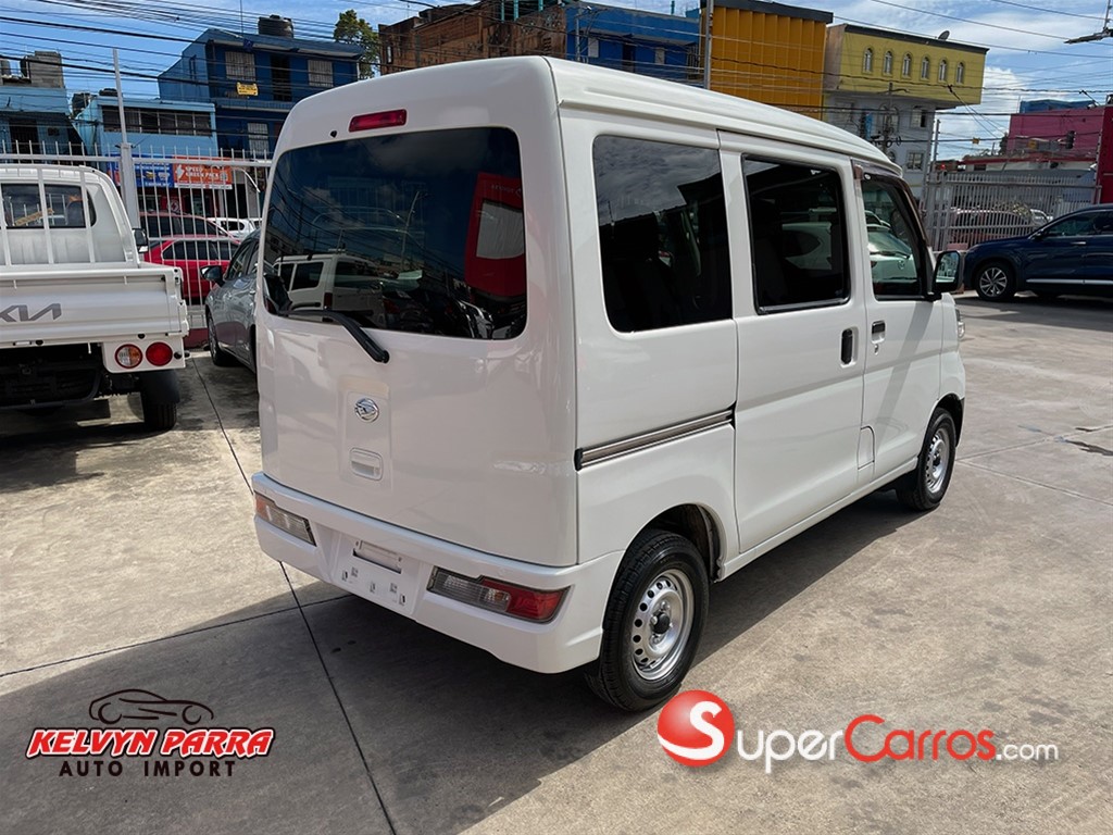2020 Daihatsu Hijet — foto 7 / 8