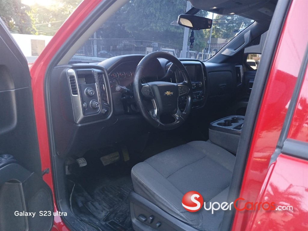 2018 Chevrolet Silverado LT — foto 2 / 12