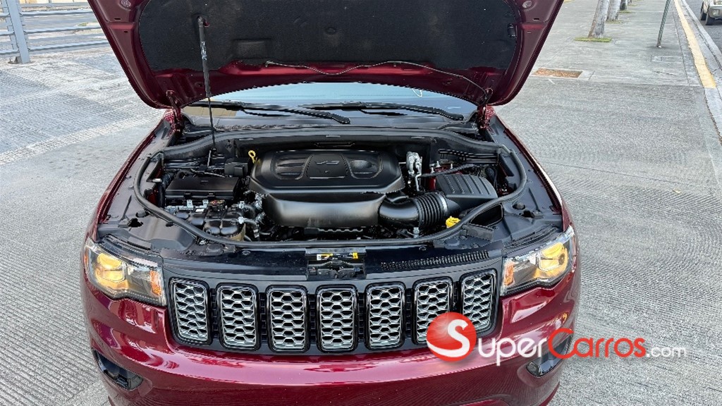 2021 Jeep Grand Cherokee Altitude — foto 7 / 10