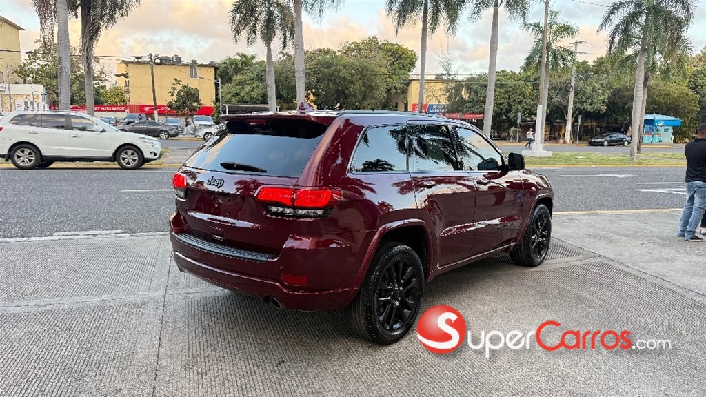 2021 Jeep Grand Cherokee Altitude — foto 8 / 10
