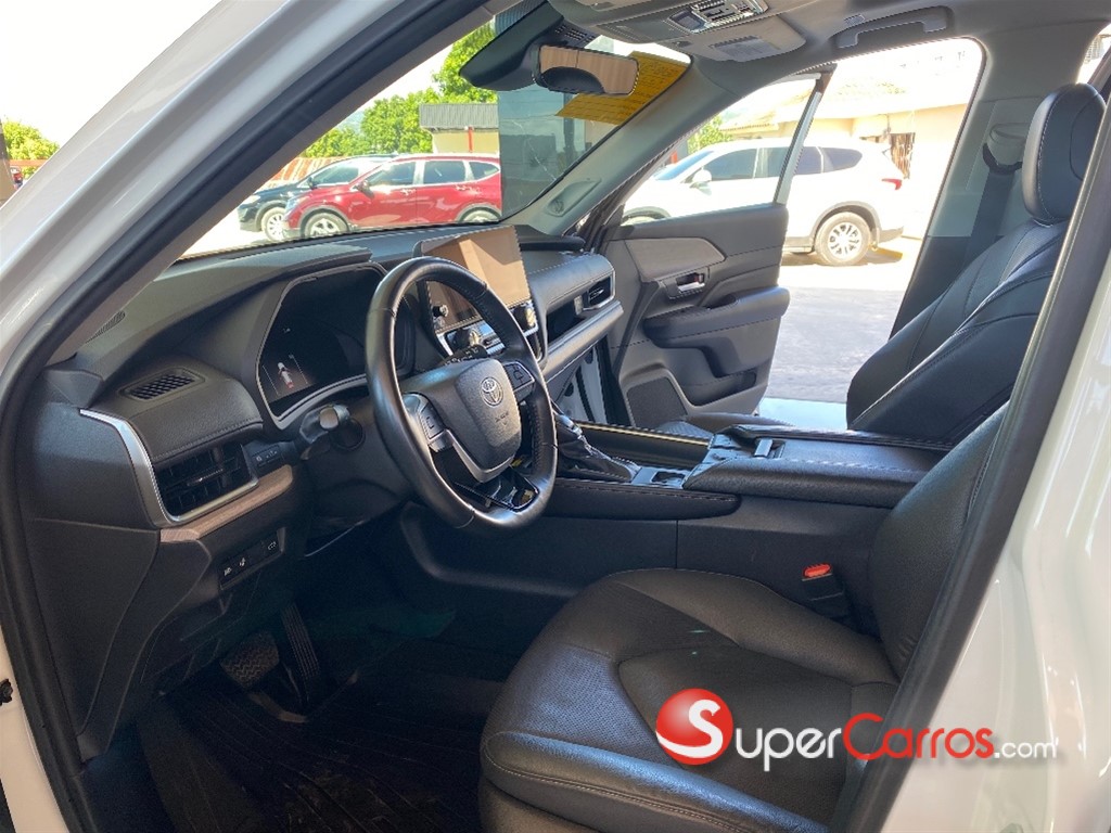 2024 Toyota Grand Highlander Limited — foto 7 / 12