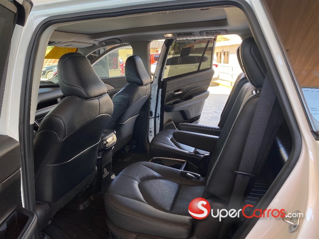 2024 Toyota Grand Highlander Limited — foto 8 / 12