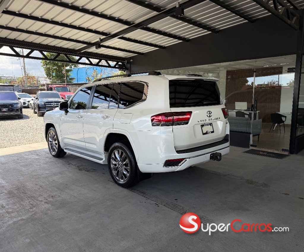 2022 Toyota Land Cruiser 300 VX-R — foto 5 / 10