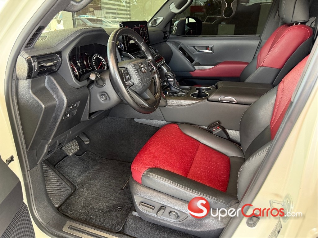 2022 Toyota Land Cruiser 300 VX-R — foto 8 / 10