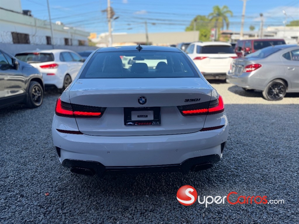 2020 BMW Serie 3 330i — foto 11 / 12