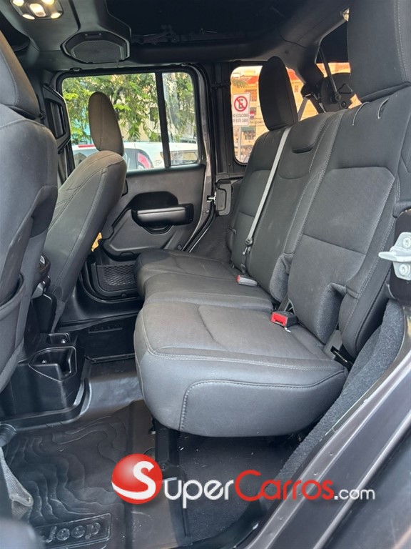 2021 Jeep Wrangler Willys Wheeler — foto 10 / 11