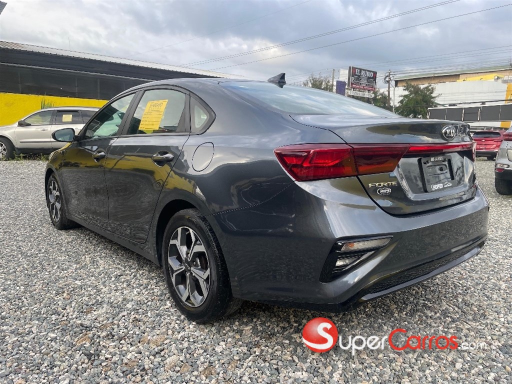 2021 Kia Forte LXS — foto 5 / 10