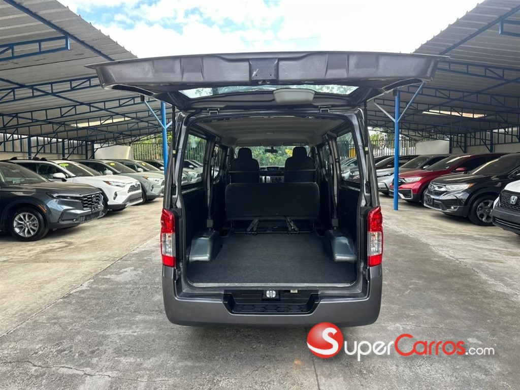 2021 Nissan Caravan — foto 9 / 10