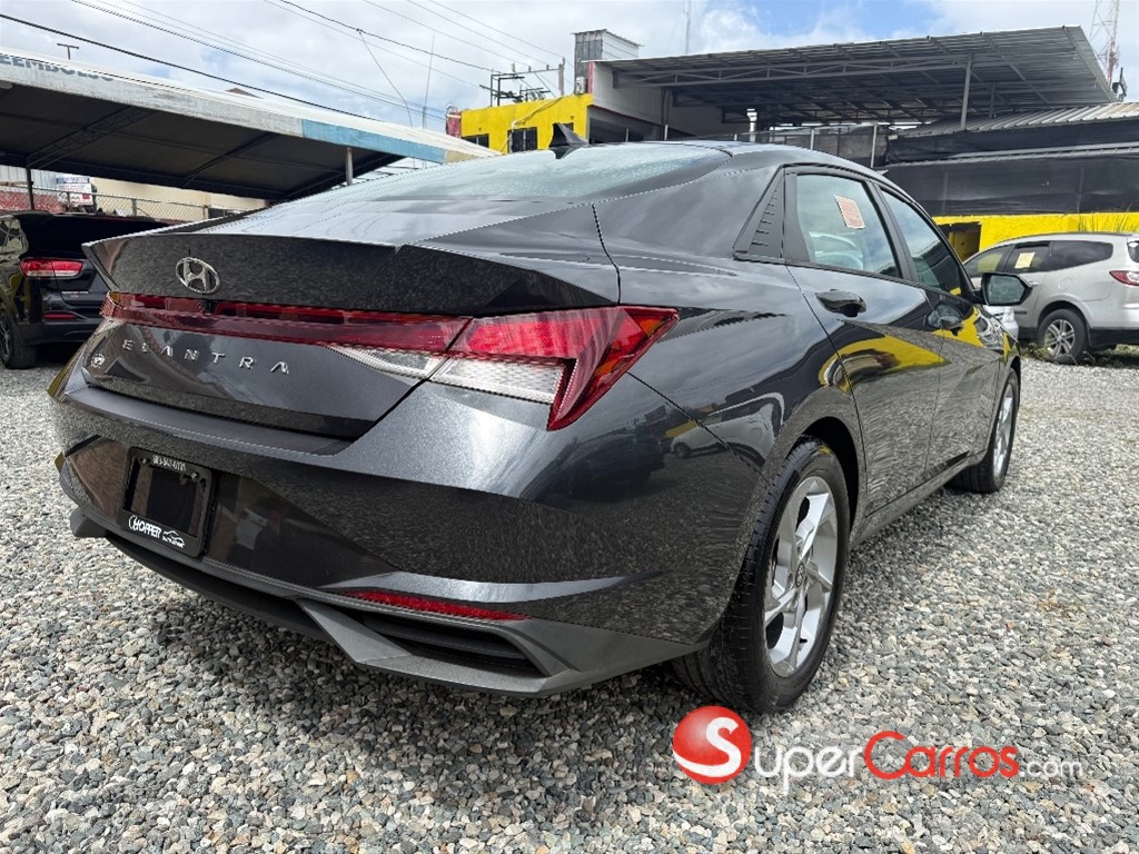2021 Hyundai Elantra SEL — foto 4 / 10