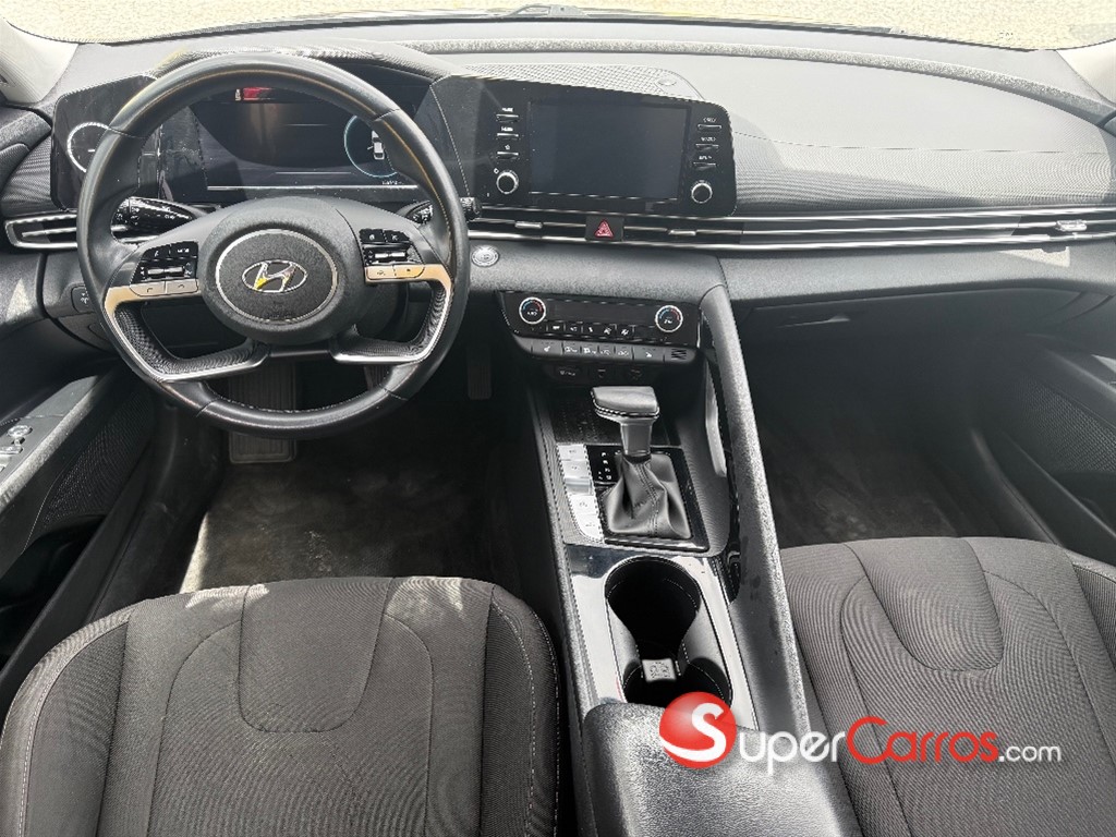 2021 Hyundai Elantra SEL — foto 7 / 10