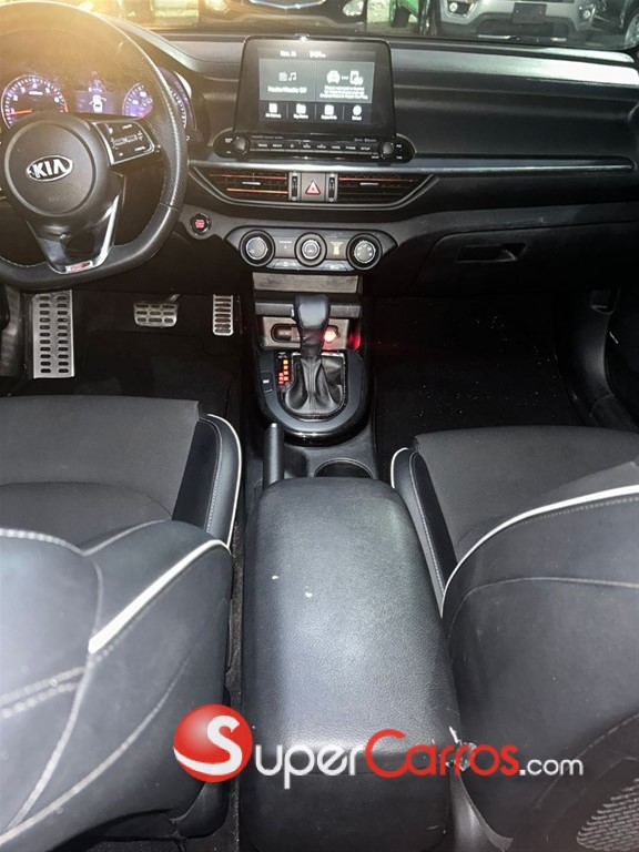 2021 Kia Forte GT Line — foto 6 / 10