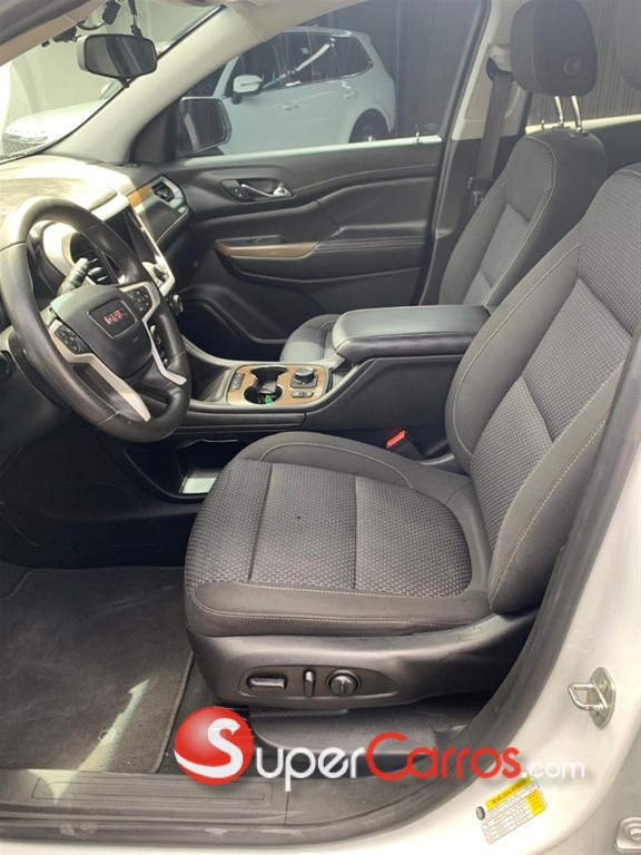 2021 GMC Acadia — foto 4 / 8