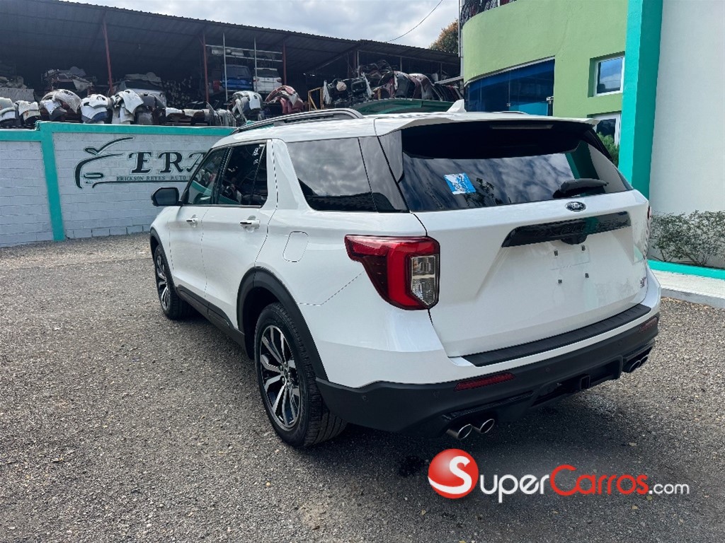 2021 Ford Explorer ST — foto 7 / 12