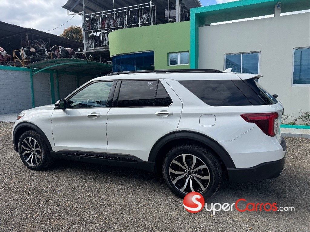 2021 Ford Explorer ST — foto 8 / 12