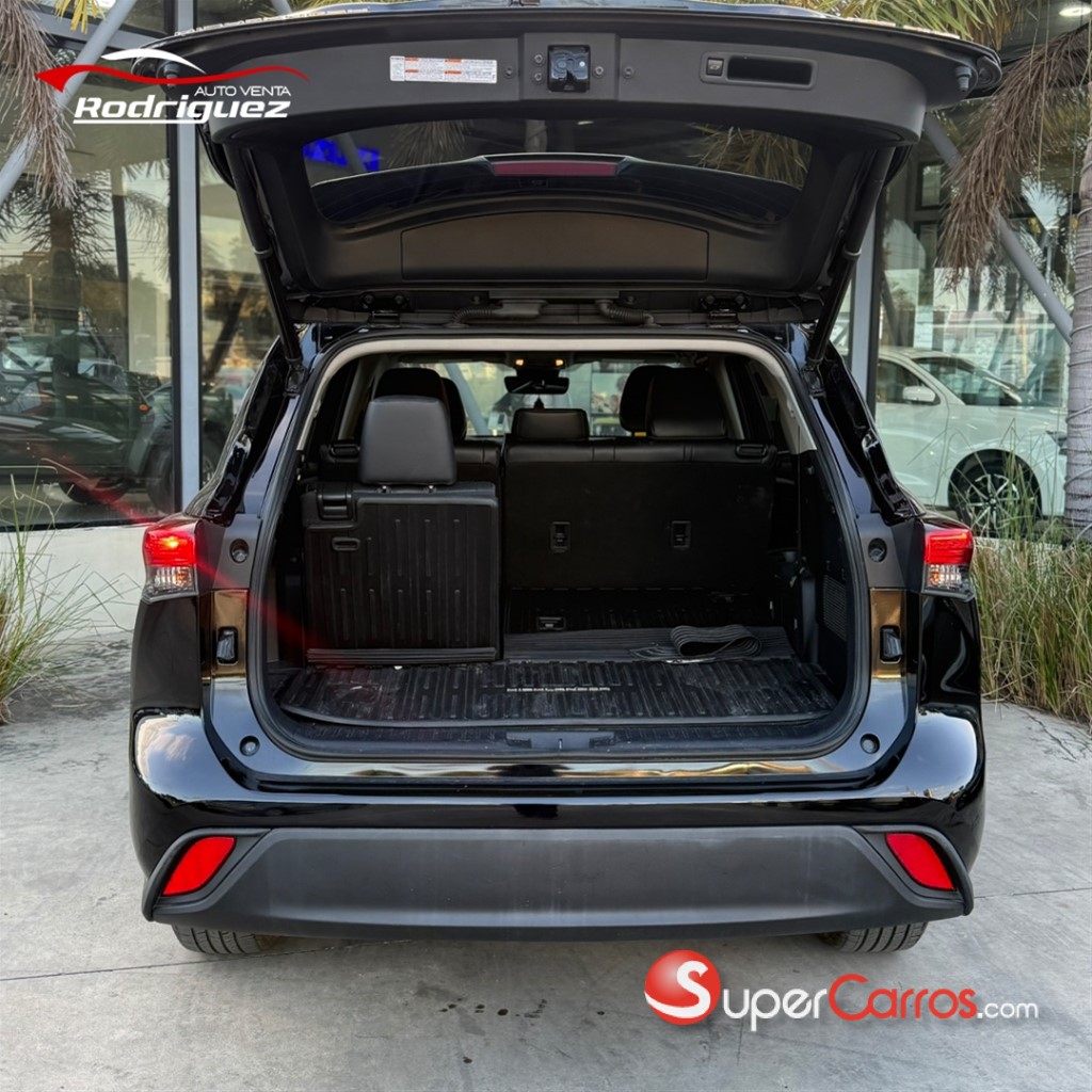 2022 Toyota Highlander XLE — foto 7 / 9