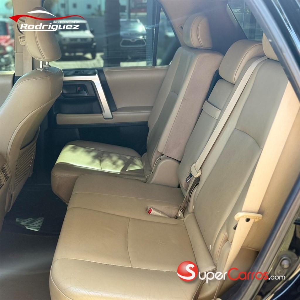 2013 Toyota 4 Runner SR5 — foto 5 / 8