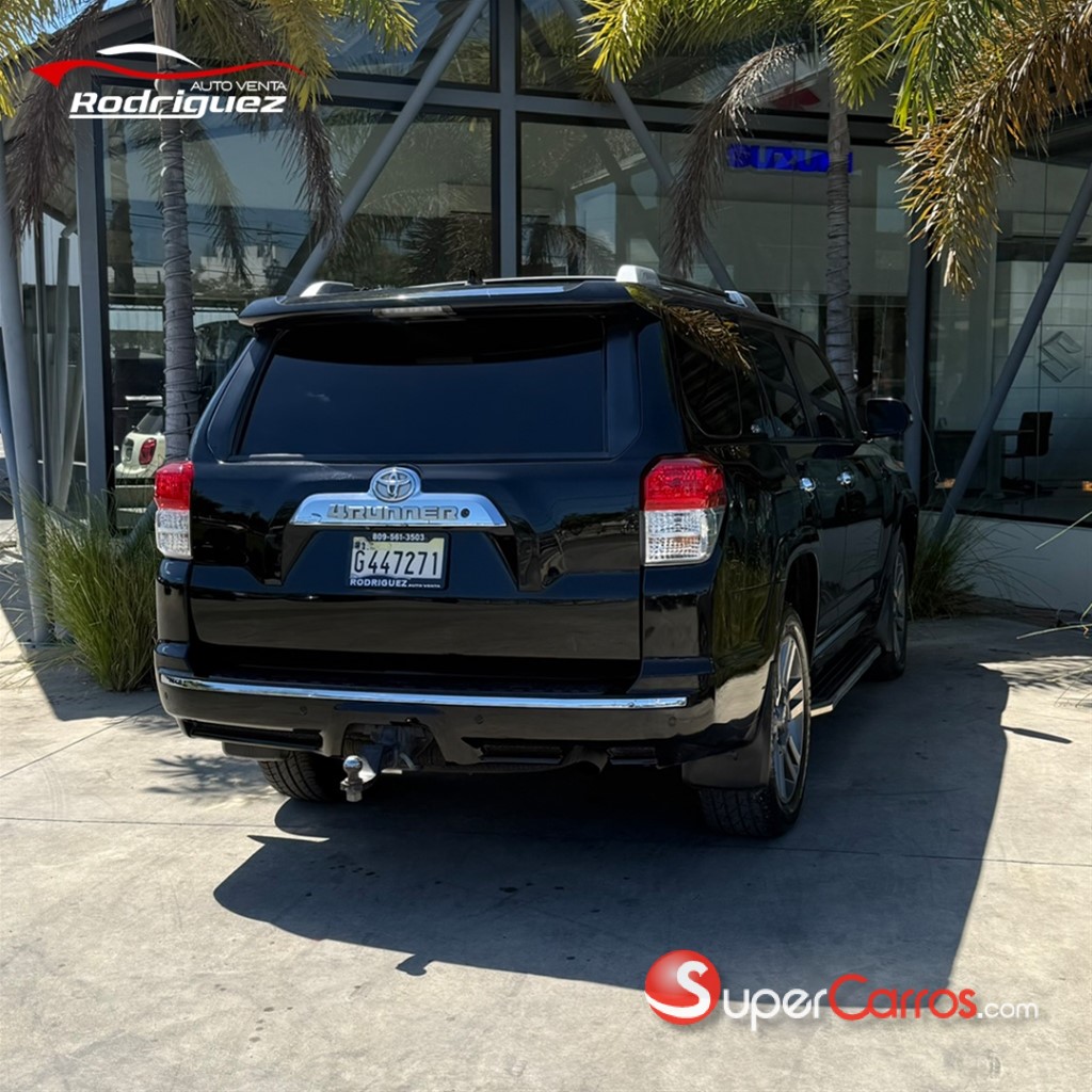 2013 Toyota 4 Runner SR5 — foto 7 / 8