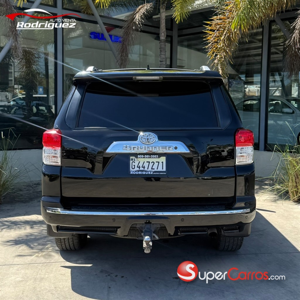 2013 Toyota 4 Runner SR5 — foto 8 / 8