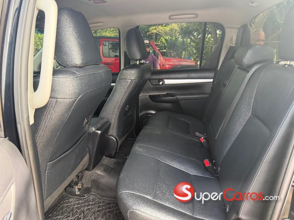 2024 Toyota Hilux Limited — foto 8 / 11
