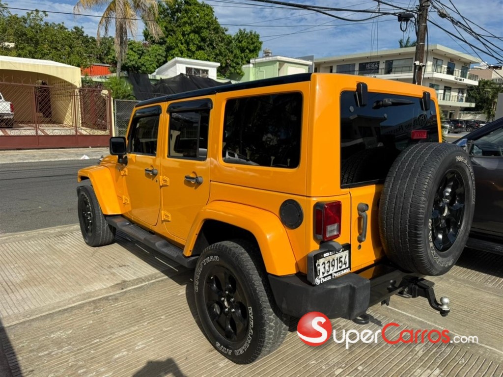 2012 Jeep Wrangler Unlimited Sahara — foto 4 / 10