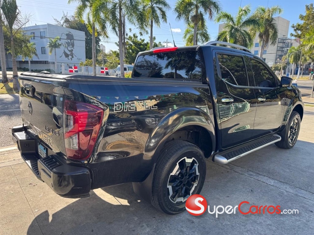 2025 Nissan Frontier LE — foto 4 / 10