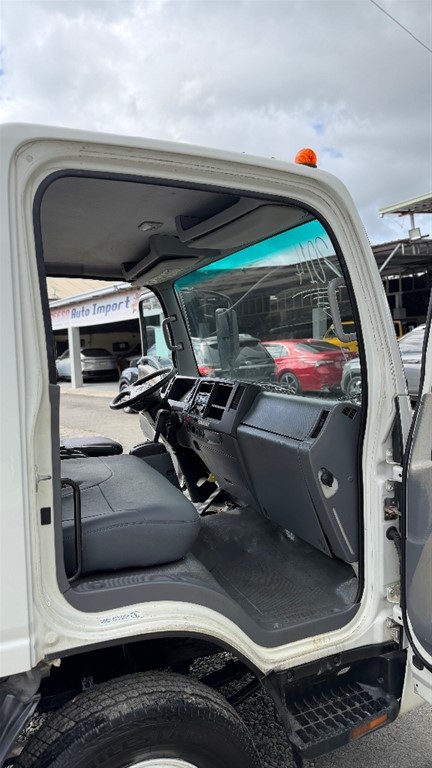 2014 Isuzu NPR — foto 5 / 8