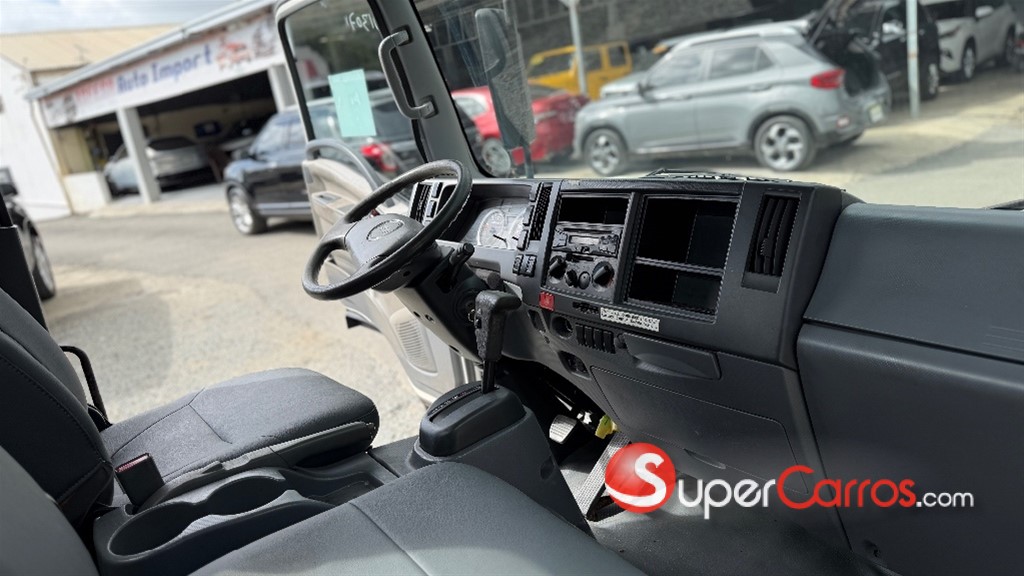 2014 Isuzu NPR — foto 6 / 8