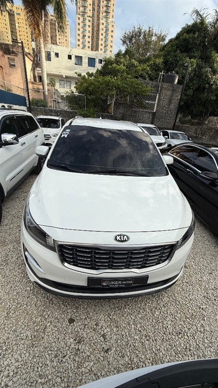 2020 Kia Carnival — foto 3 / 11
