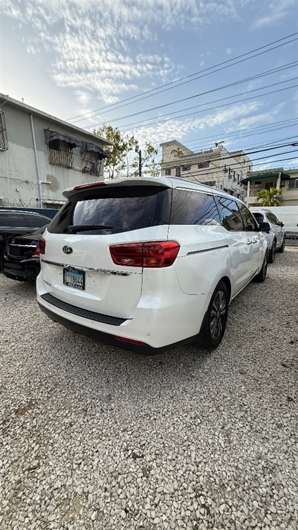 2020 Kia Carnival — foto 4 / 11