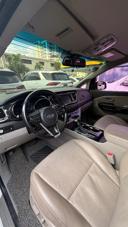 2020 Kia Carnival — foto 7 / 11