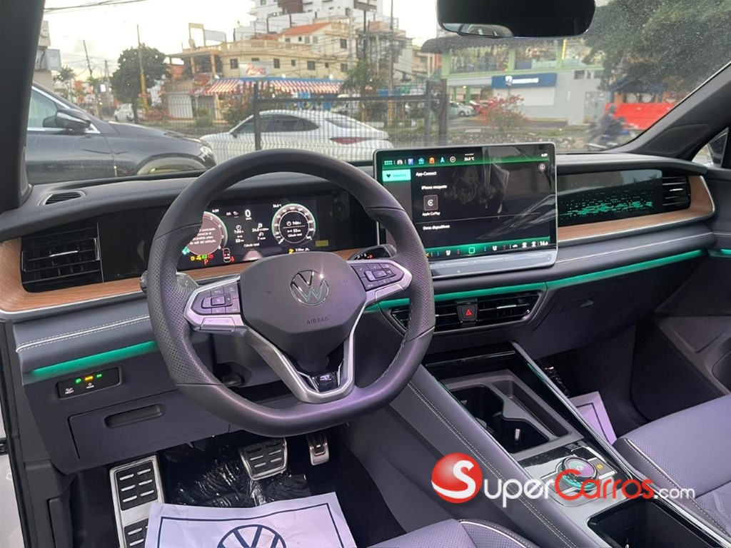 2026 Volkswagen Tiguan R Design — foto 9 / 12