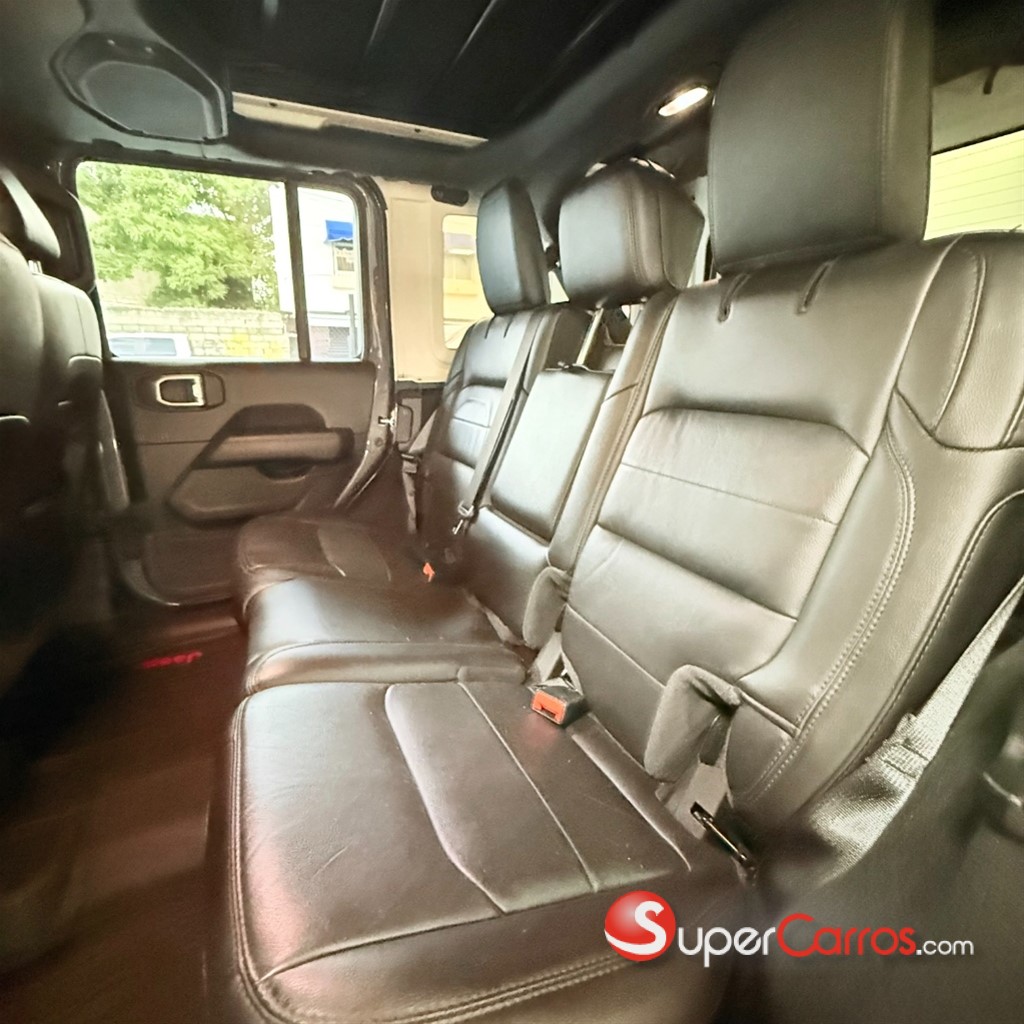 2021 Jeep Wrangler Sahara Unlimited — foto 9 / 10