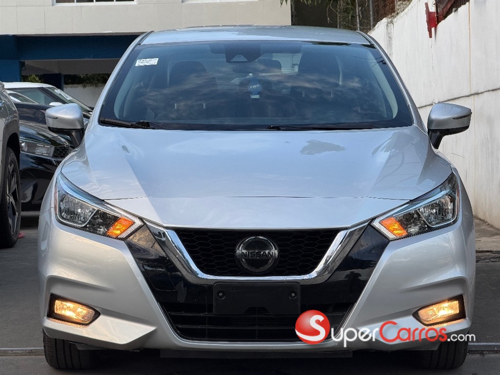 2021 Nissan Versa SV — foto 2 / 9