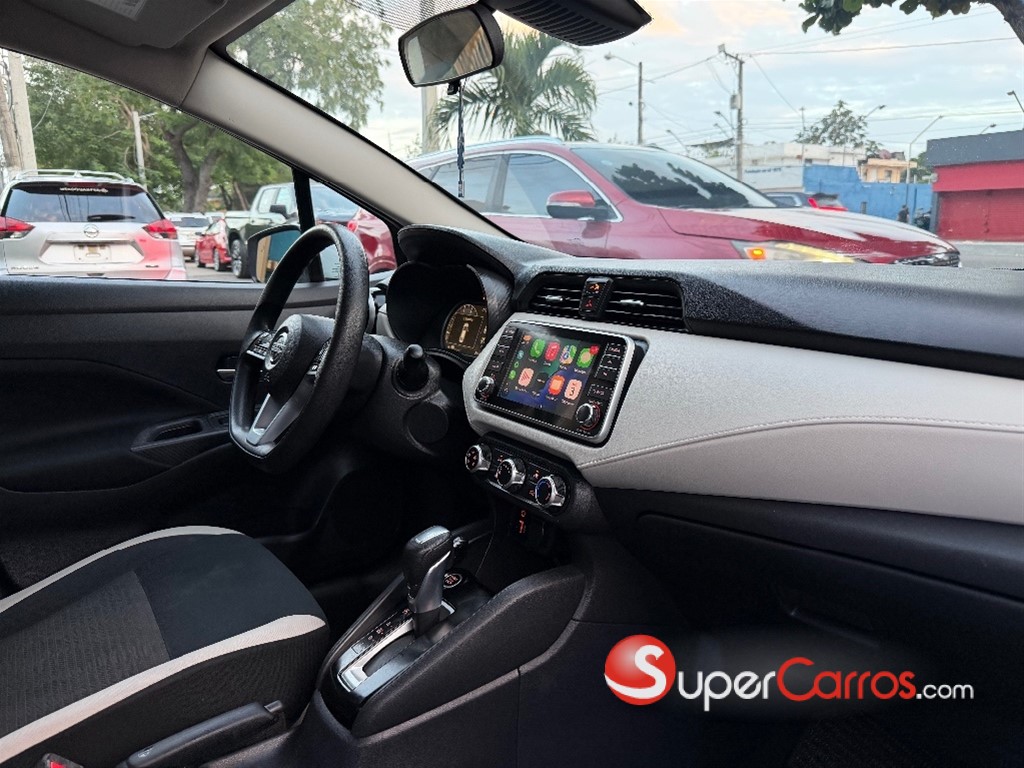 2021 Nissan Versa SV — foto 7 / 9