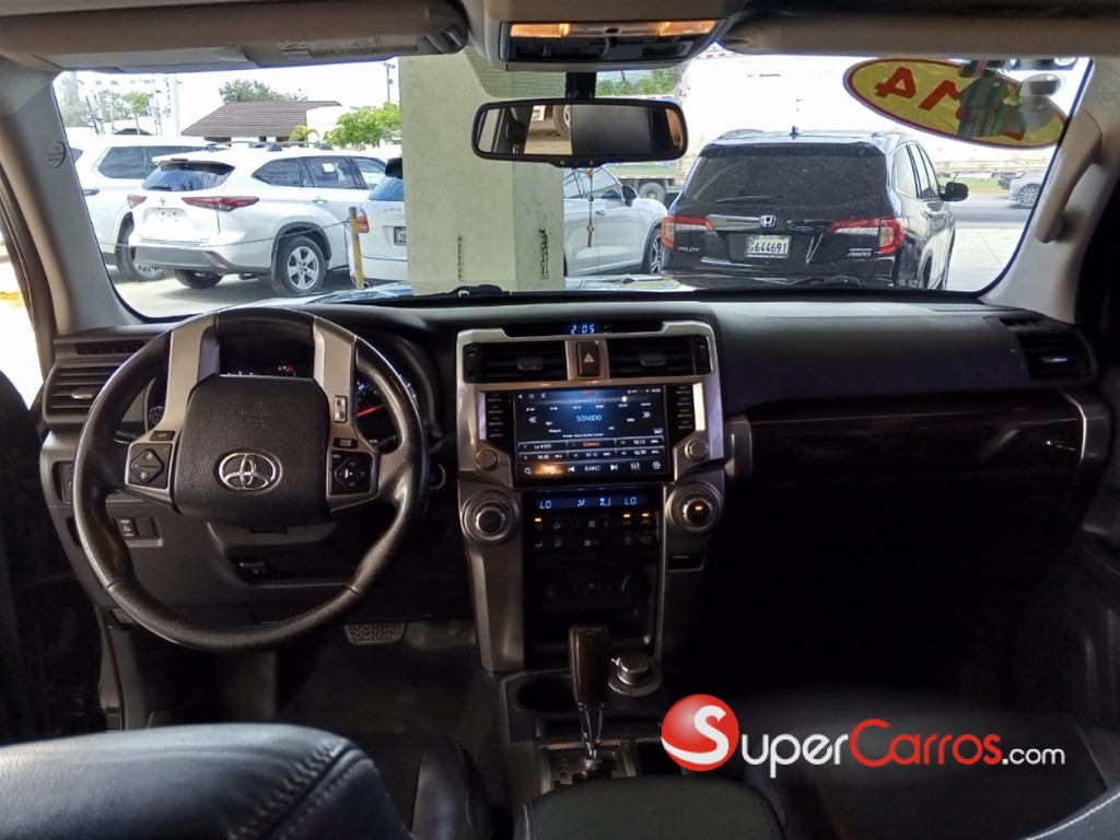2014 Toyota 4 Runner Limited — foto 9 / 12