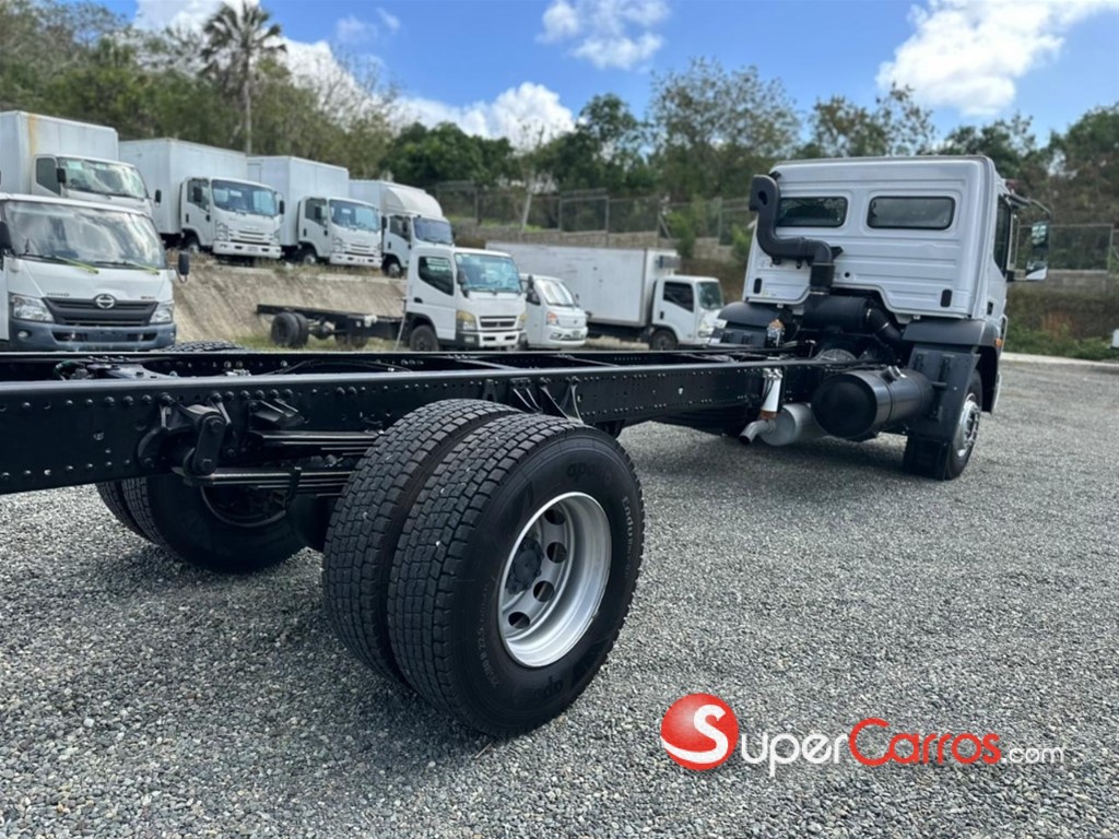 2025 Mitsubishi Motors Fuso — foto 4 / 11