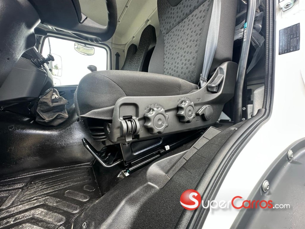 2025 Mitsubishi Motors Fuso — foto 5 / 11