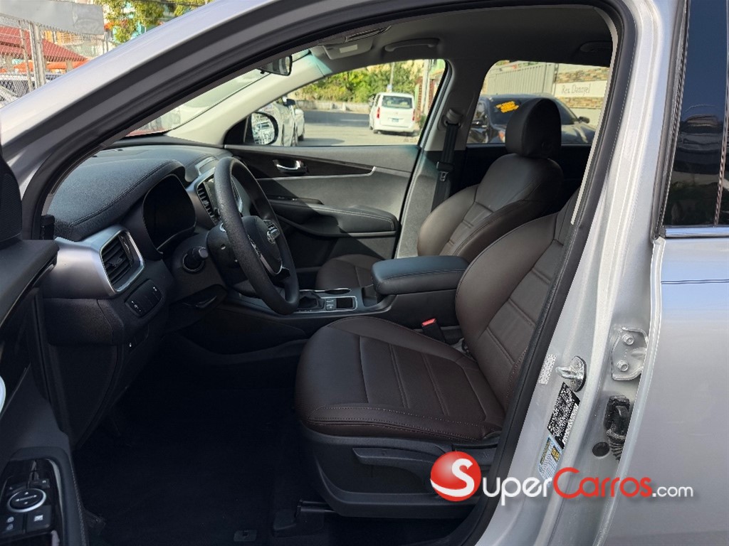 2020 Kia Sorento LX — foto 7 / 12