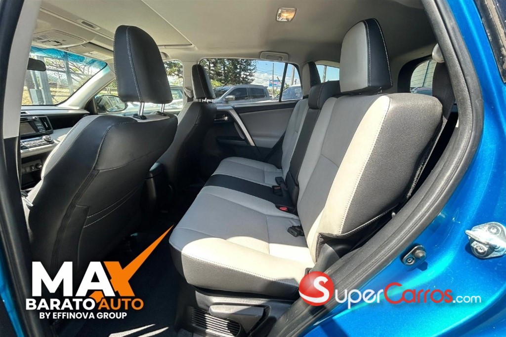 2016 Toyota RAV4 XLE Hybrid — foto 7 / 12