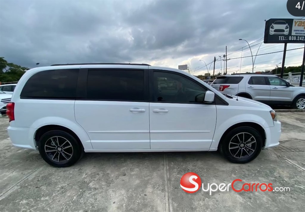 2017 Dodge Caravan GT — foto 4 / 4