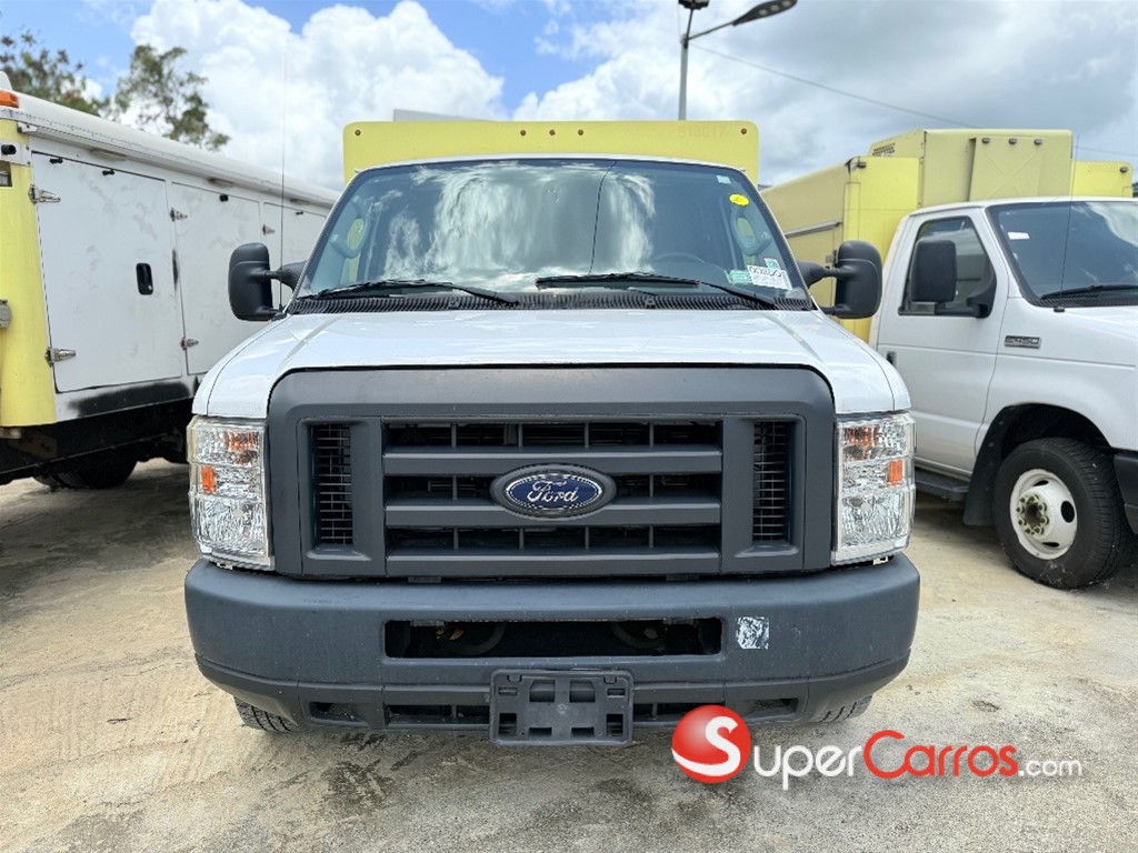2017 Ford E-450