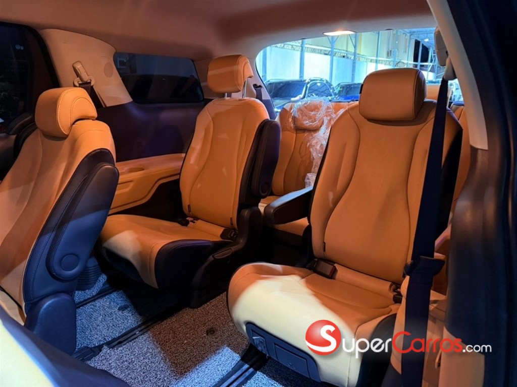 2021 Kia Carnival — foto 4 / 10