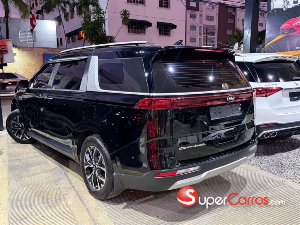 2021 Kia Carnival — foto 9 / 10