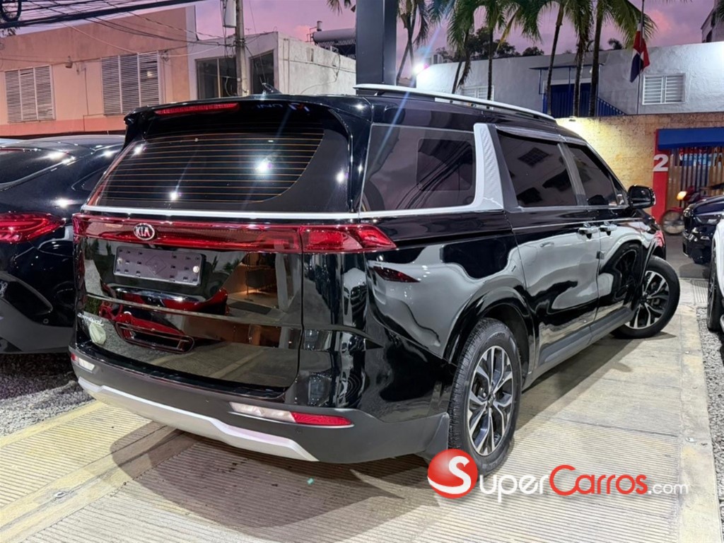 2021 Kia Carnival — foto 10 / 10